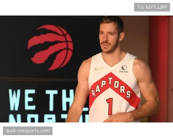 切特·霍姆格伦利用内线掩护提升挡拆效率助马刺拉开比分